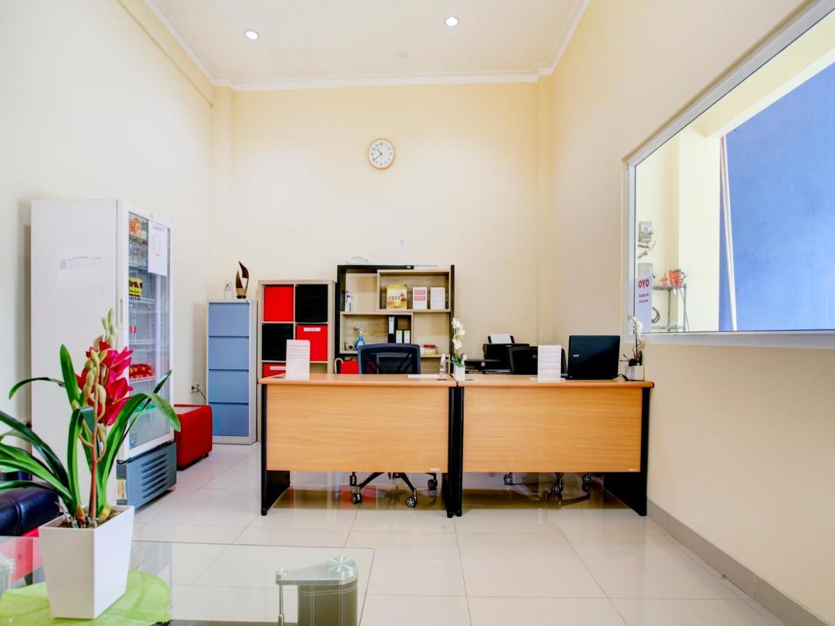 Hotel Oyo 90141 3A Syariah Jakarta Exterior foto