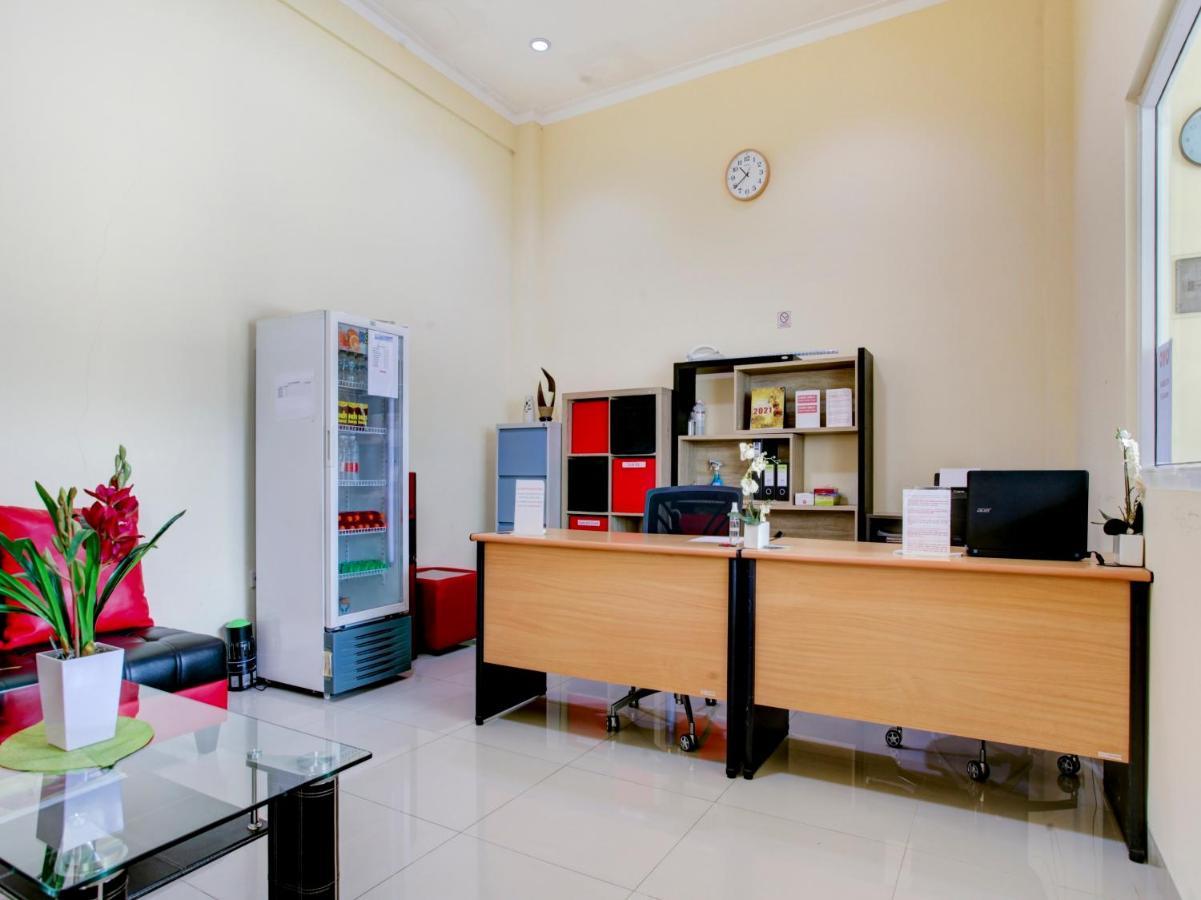 Hotel Oyo 90141 3A Syariah Jakarta Exterior foto